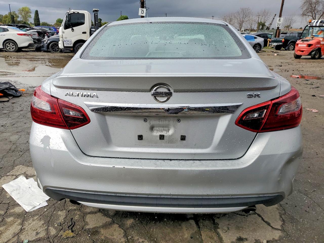 2017 Niss Altima