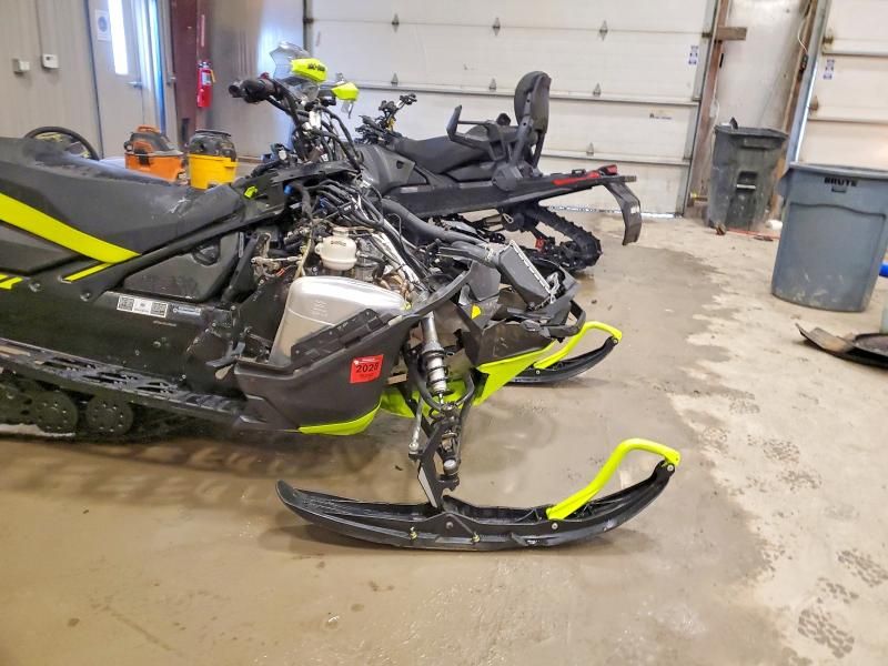 2020 Skidoo 2020 Skidoo  Renegade Adrenaline