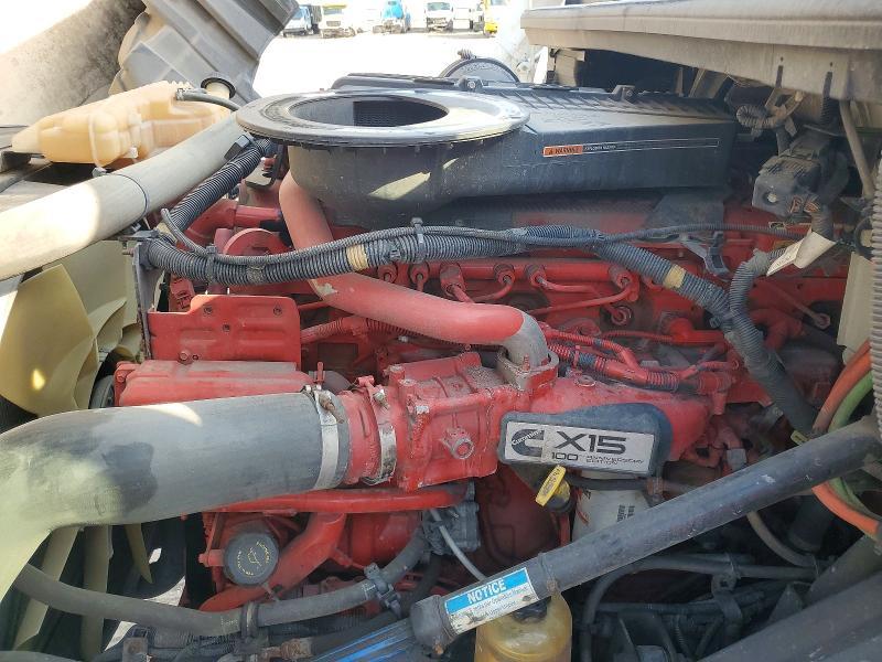 2020 International LT625