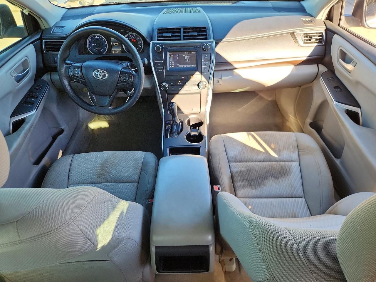 2016 Toyota Camry le