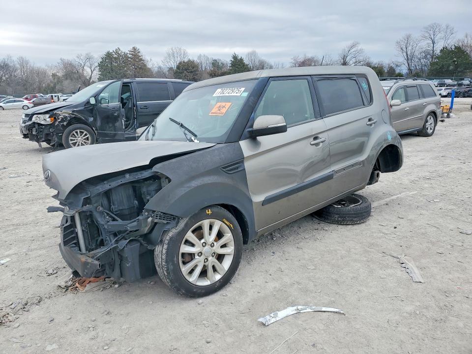 2013 KIA Soul +