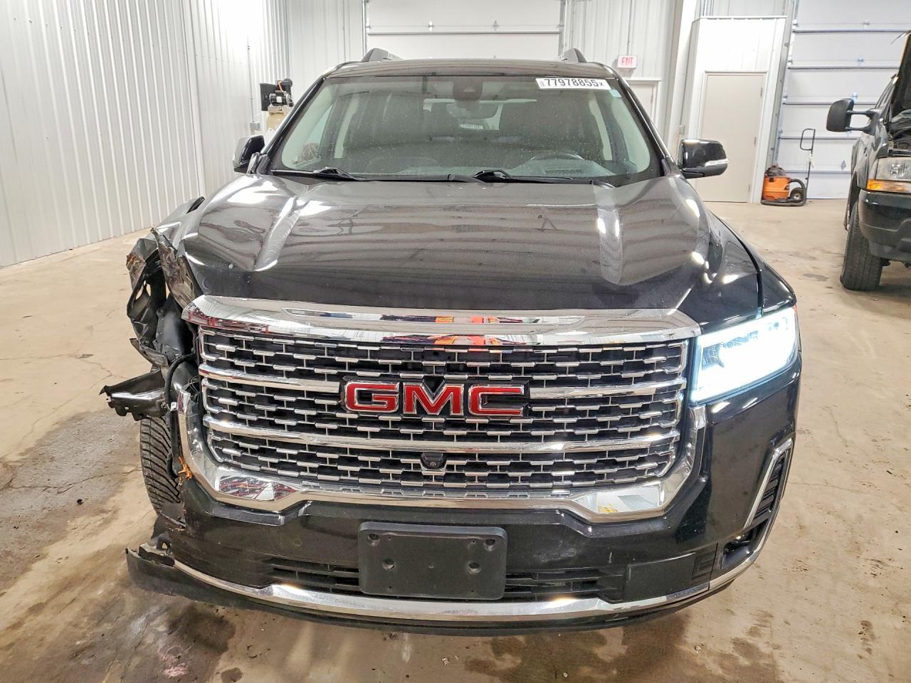 2022 GMC Acadia Denali