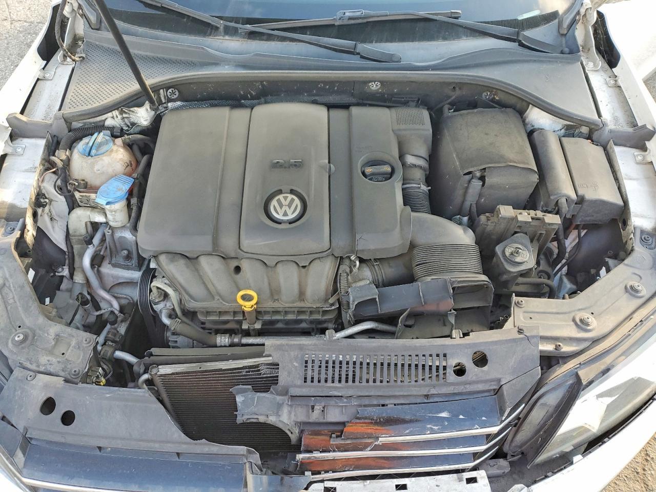 2013 Volkswagen Passat se