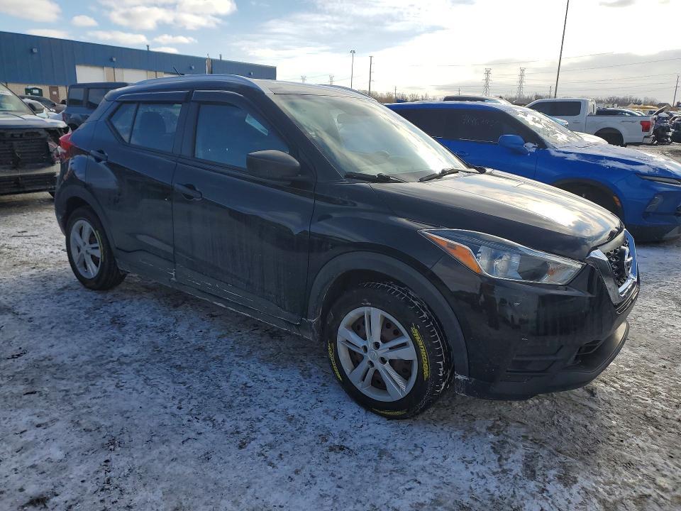 2019 Nissan Kicks s