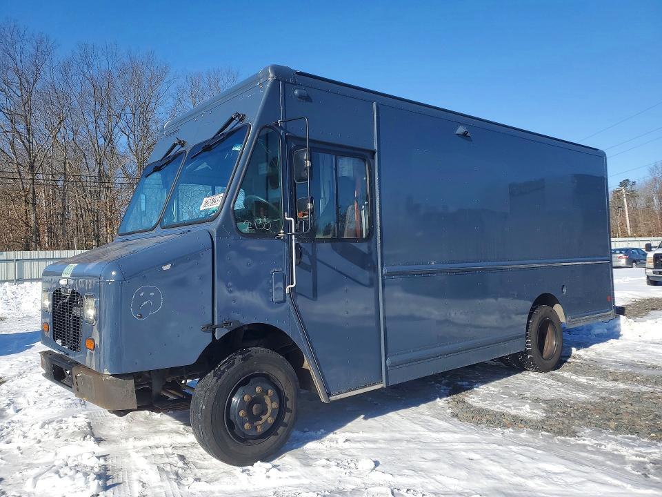 2020 Freightliner MT 45G Chassis Delivery Truck