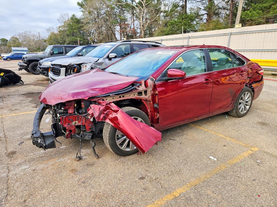 2016 Toyota Camry le