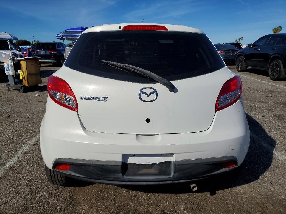 2014 Mazda 2 Sport
