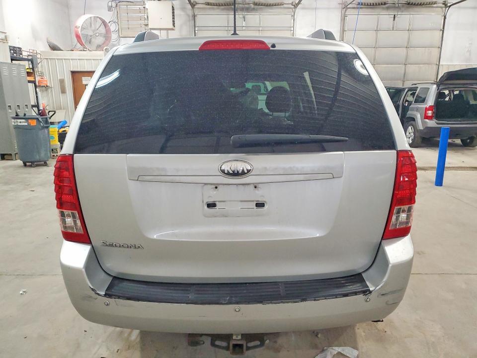 2014 KIA Sedona lx