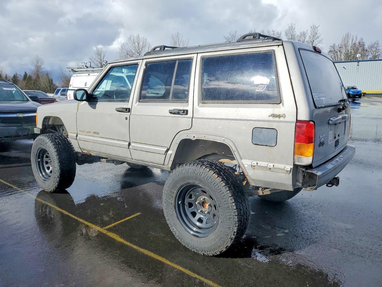 2000 Jeep Cherokee