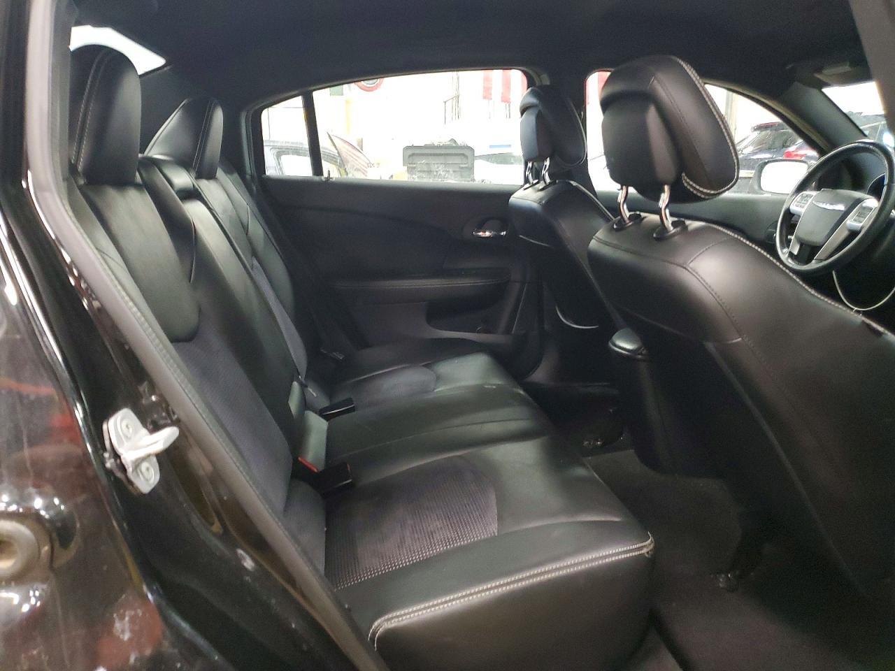2012 Chrysler 200 s