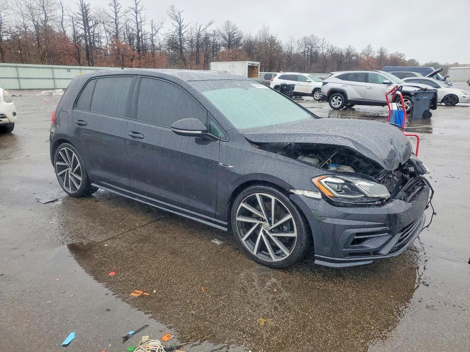 2018 Volkswagen Golf r