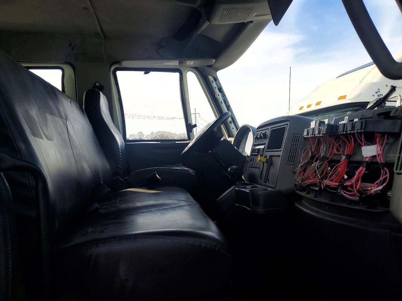 2017 International MA025 BOX Truck