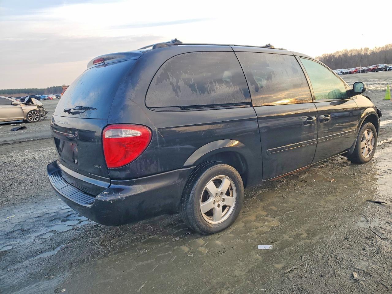 2005 Dodge Grand Caravan sxt