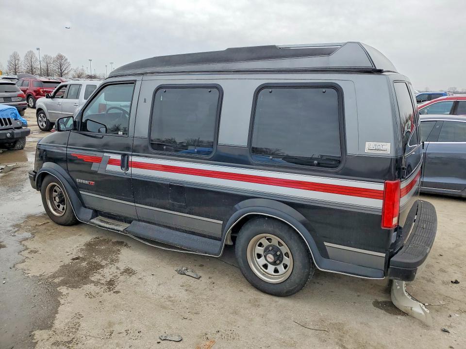 1992 GMC Safari XT