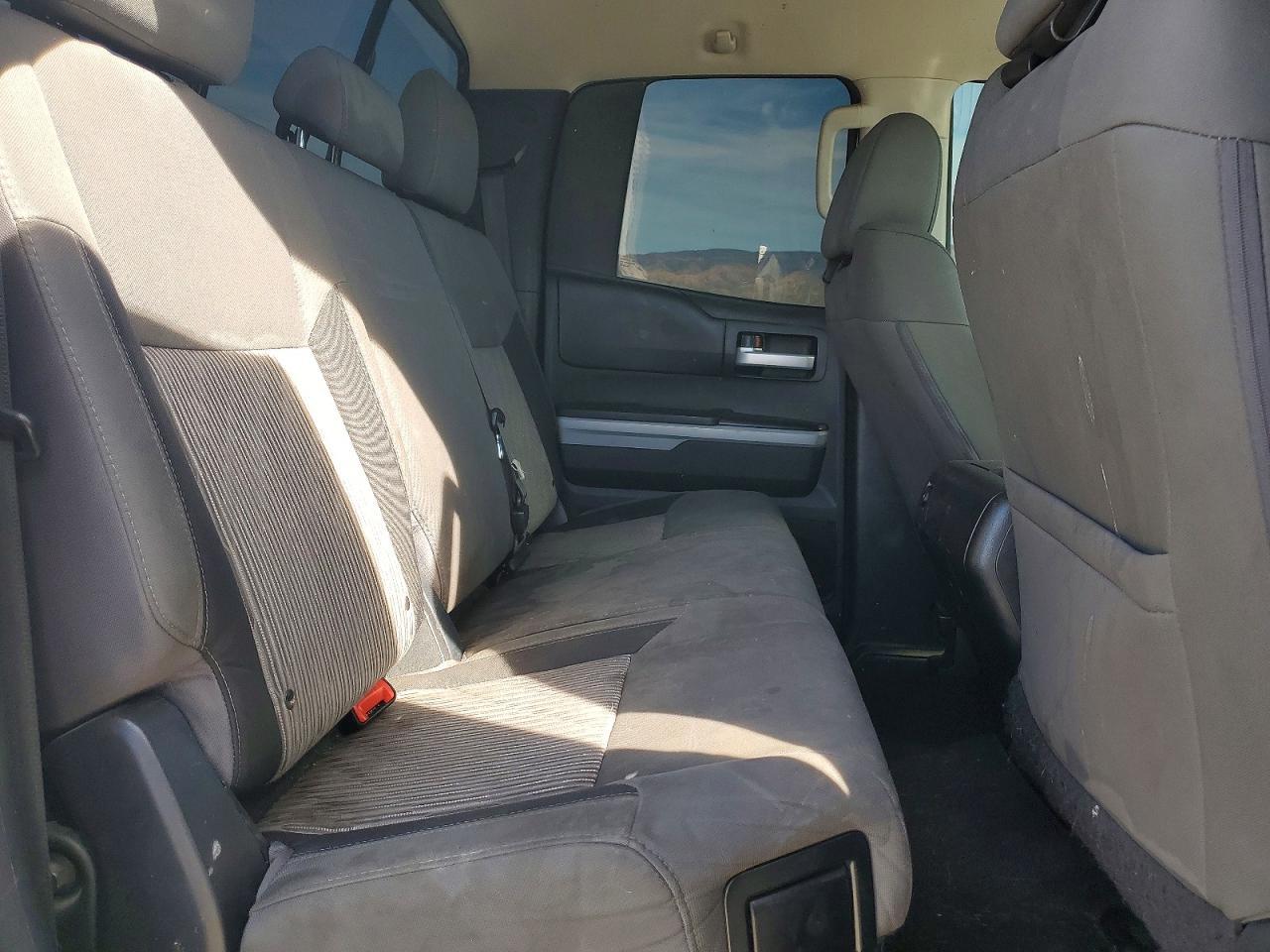 2015 Toyota Tundra SR5