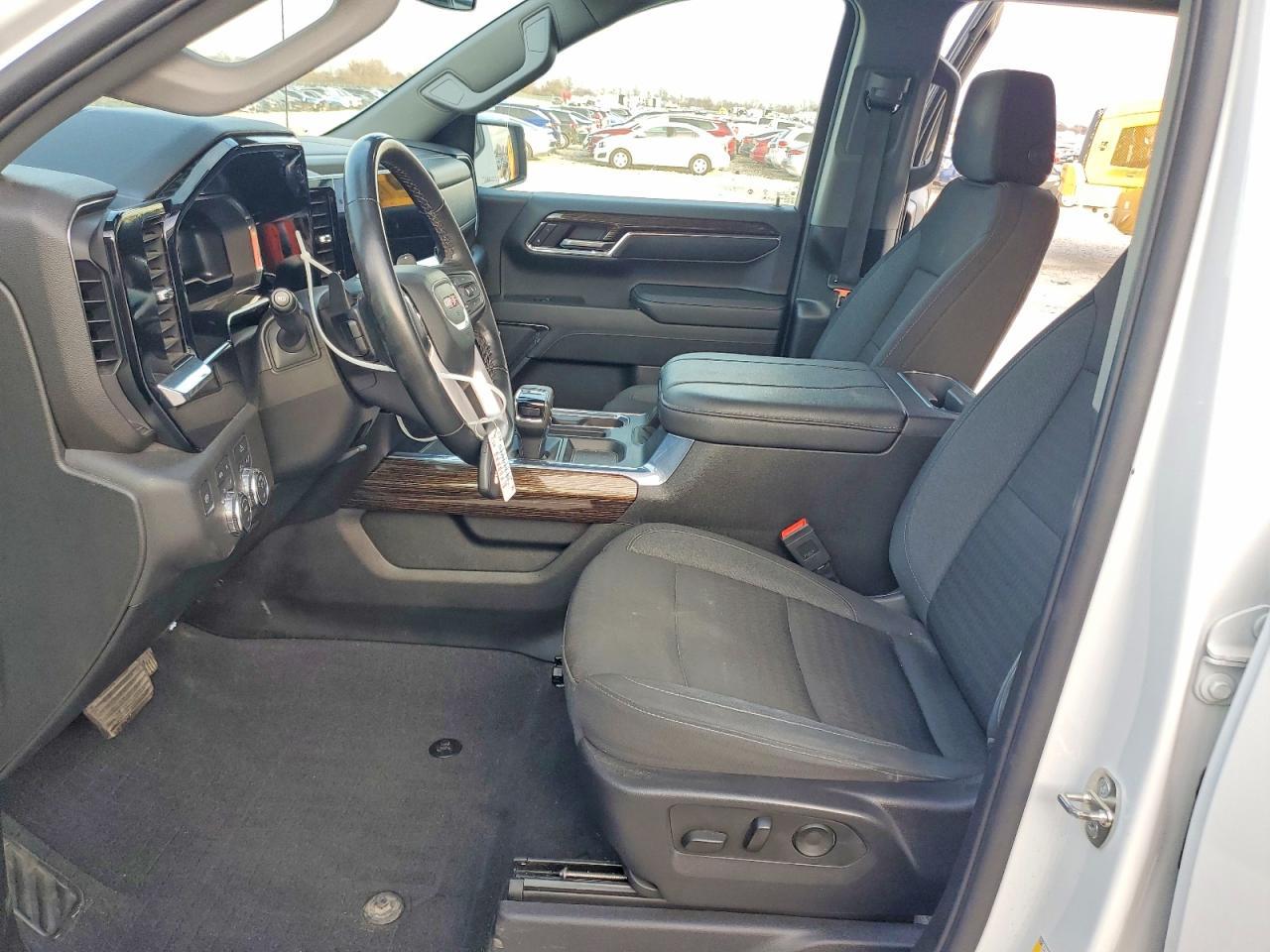 2024 GMC Sierra K1500 Elevation