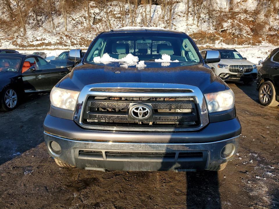 2011 Toyota Tundra Double cab SR5