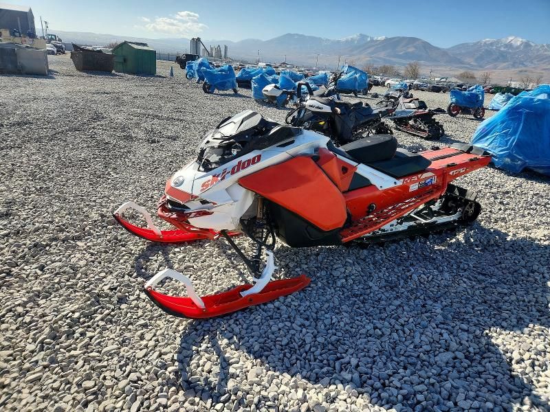 2020 Skidoo 2020 Skidoo Summit