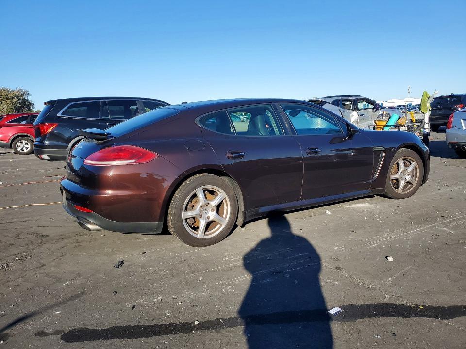 2015 Porsche Panamera 2
