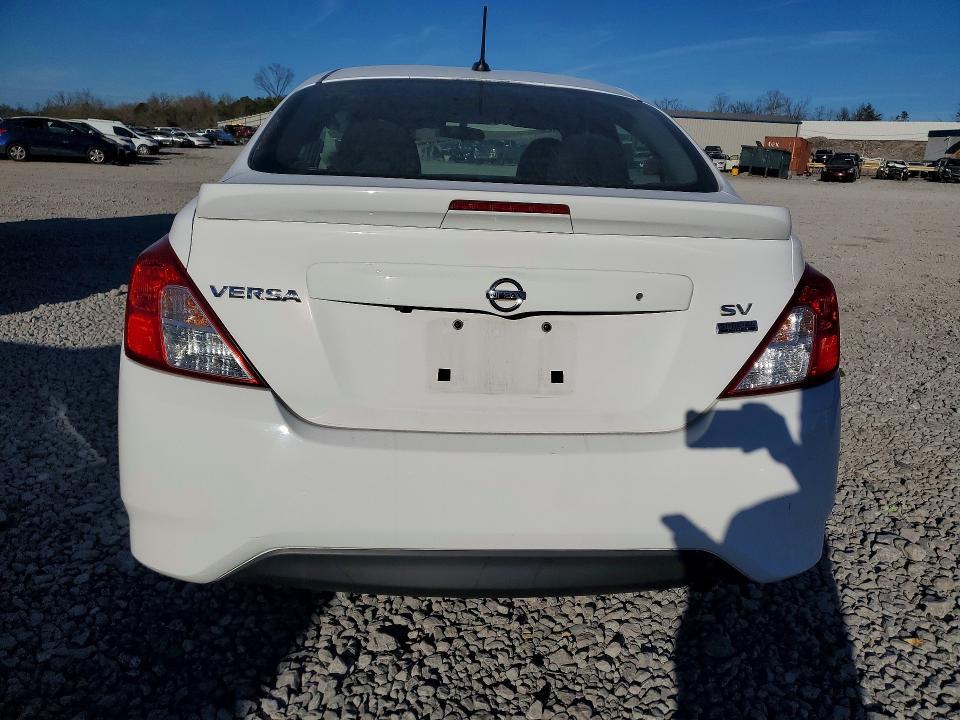 2018 Nissan Versa s