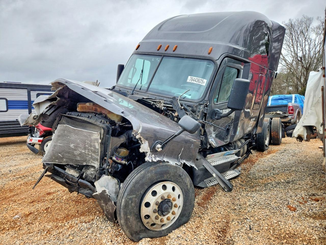 2018 Freightliner Cascadia 1