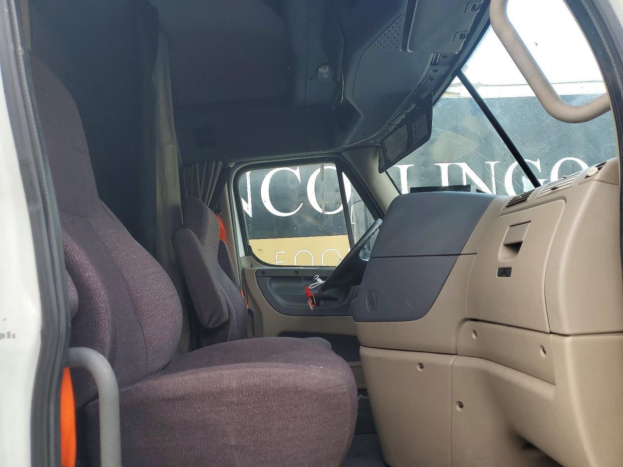 2016 Freigliner 2016 Freightliner Cascadia 125 Semi Truck