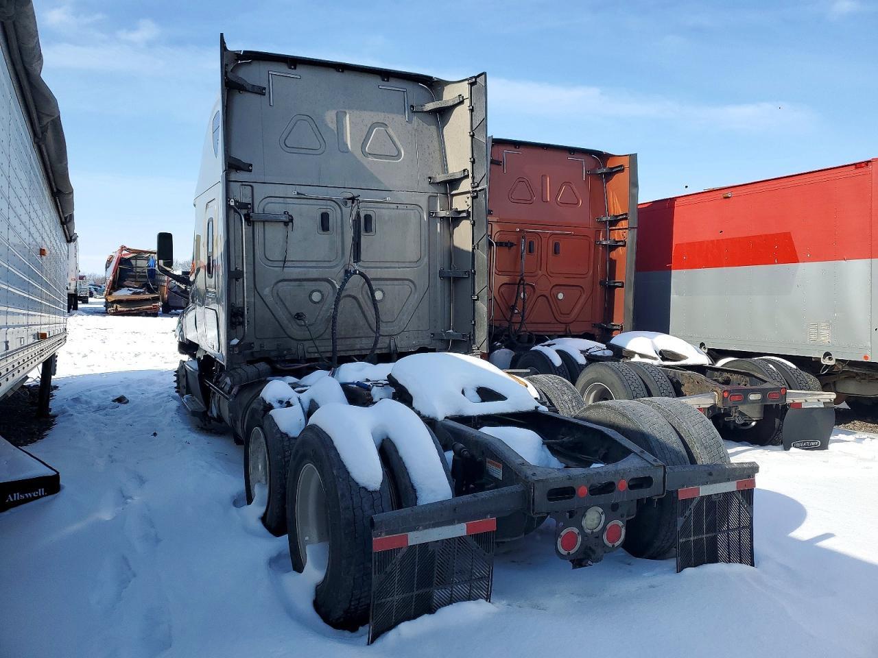 2020 Freigliner 2020 Freightliner Cascadia 126 Semi Truck