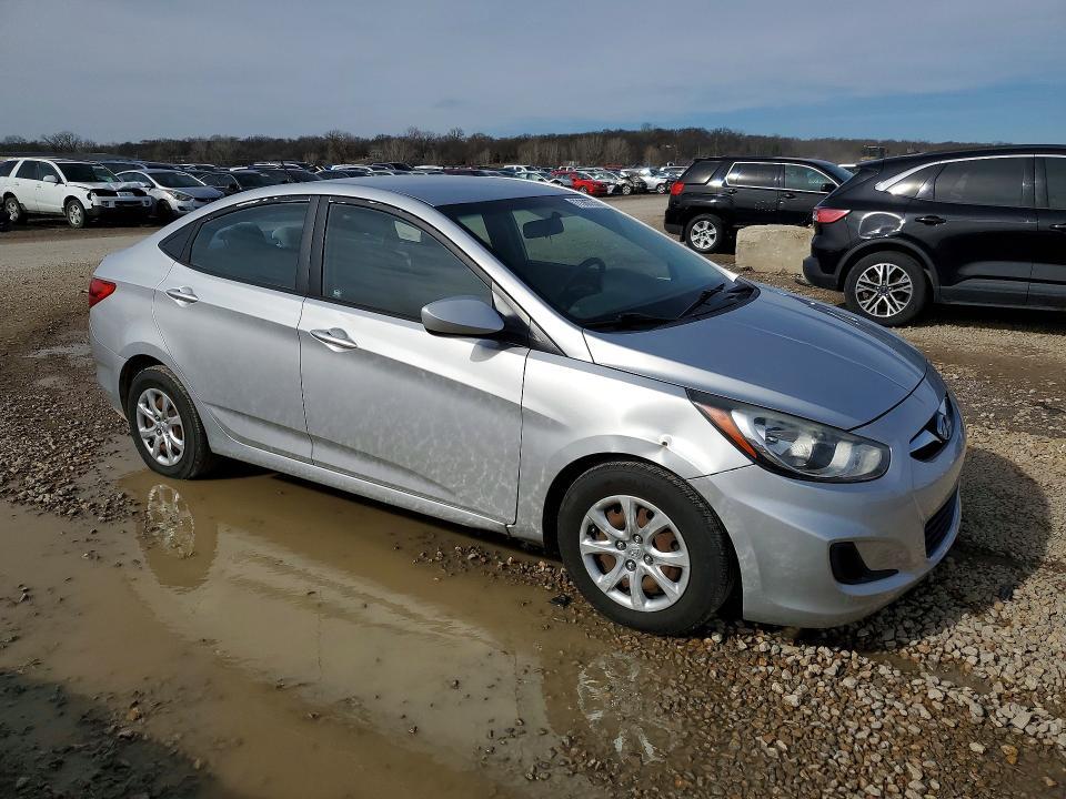 2013 Hyundai Accent gls