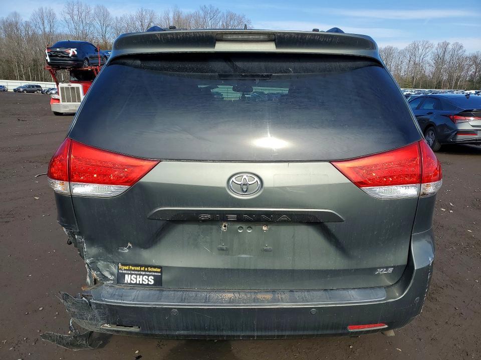 2012 Toyota Sienna xle