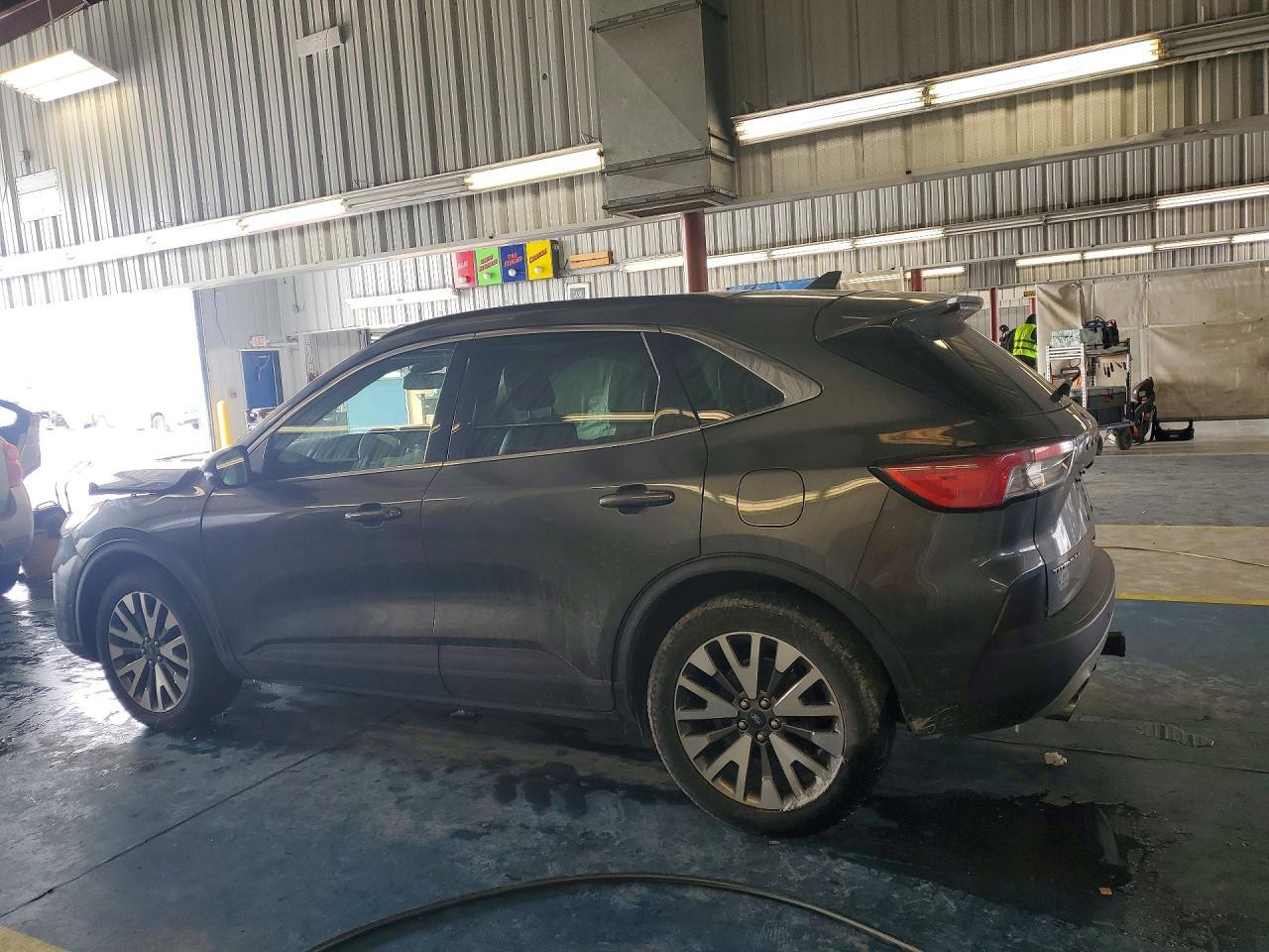 2020 Ford Escape Titanium