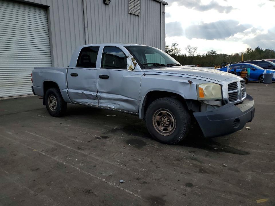 2005 Dodge Dakota Quattro