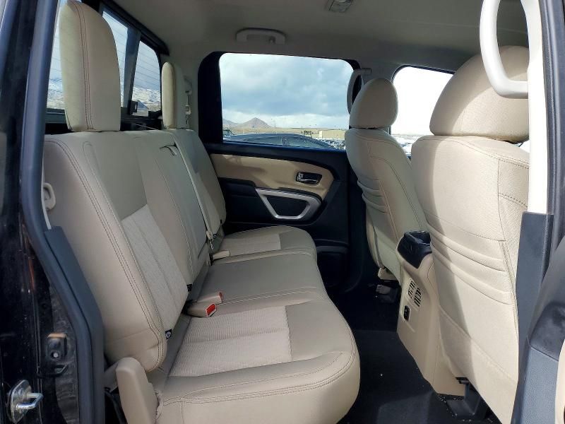 2018 Nissan Titan SV