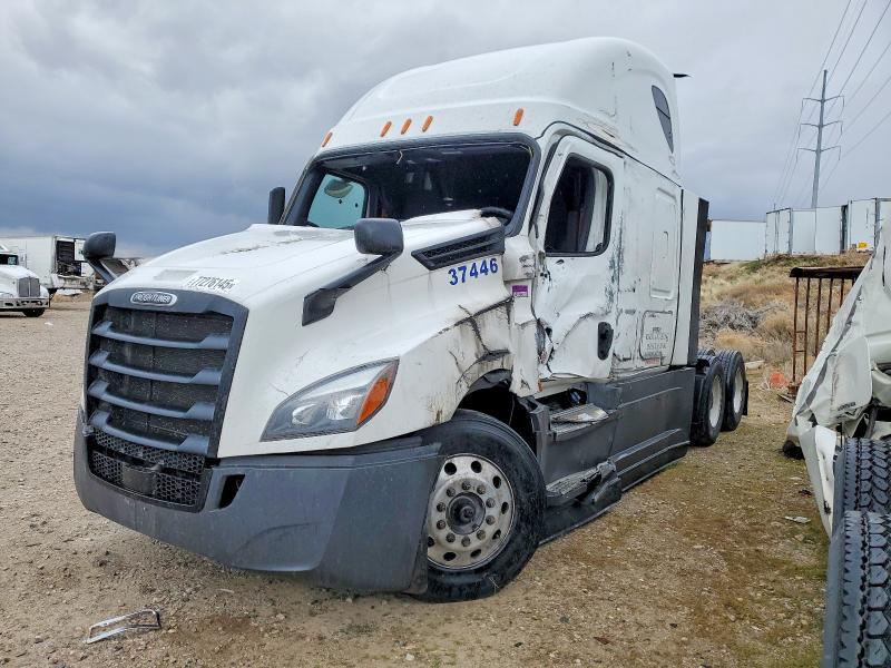 2025 Freigliner Cascadia 126