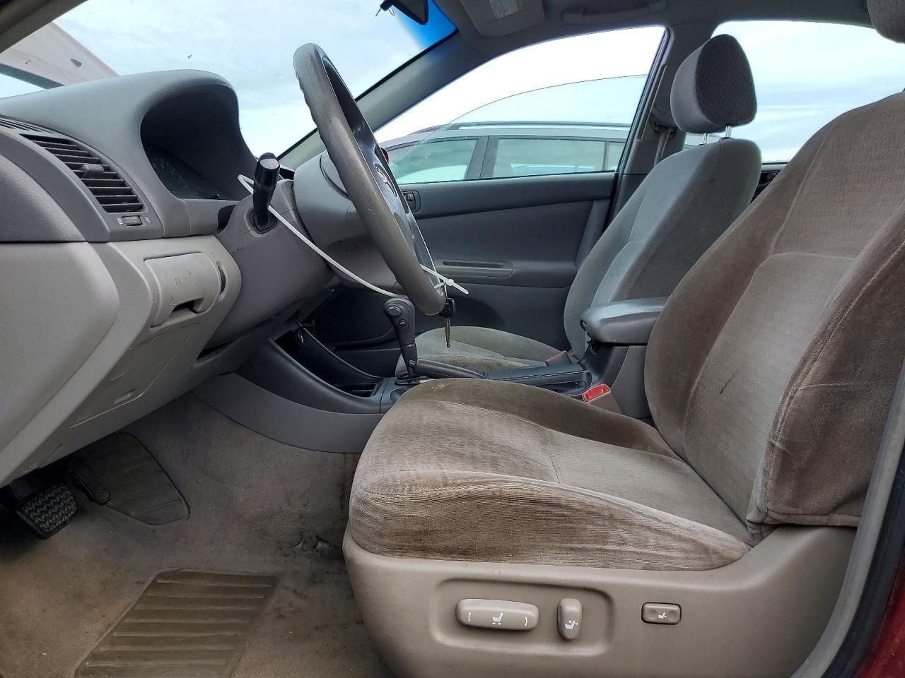 2003 Toyota Camry le