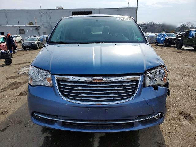 2011 Chrysler Town & Country Touring l