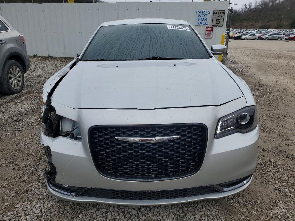 2020 Chrysler 300 s