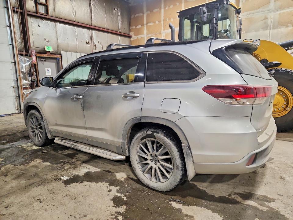 2019 Toyota Highlander se