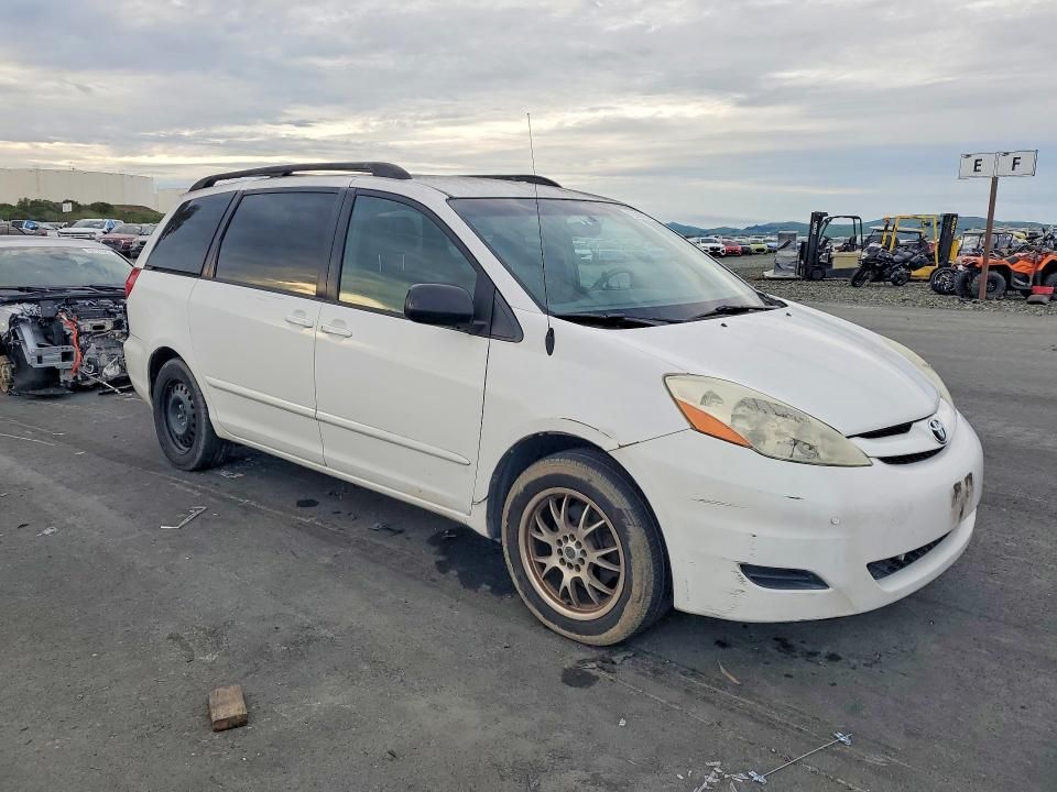 2006 Toyota Sienna le 7 Passenger