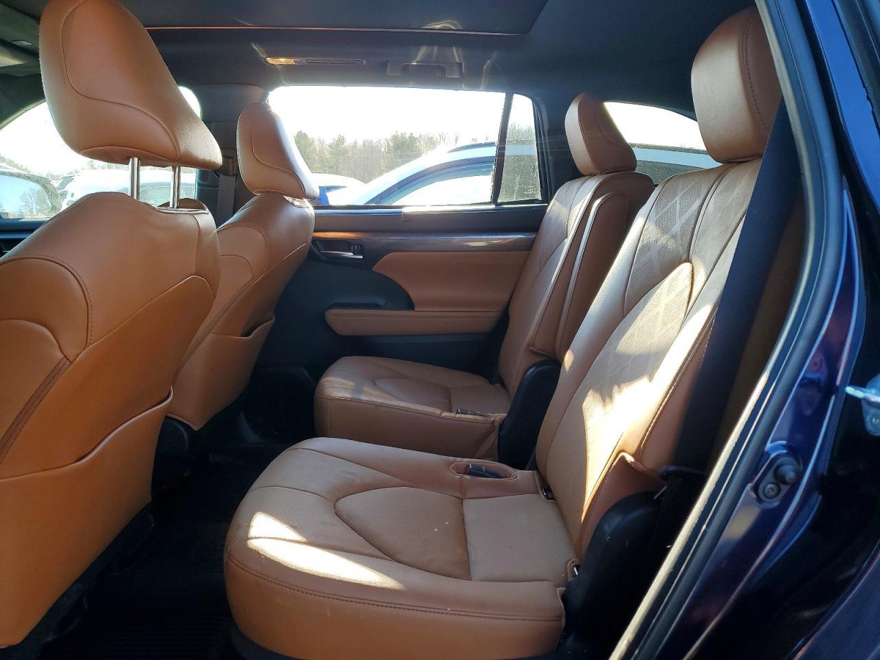 2023 Toyota Highlander l