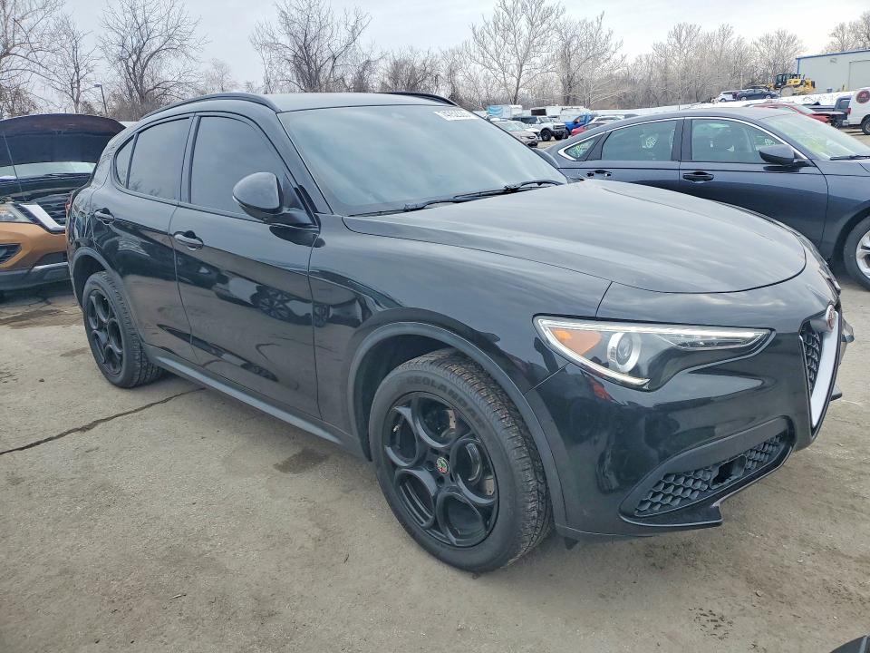 2018 Alfa Romeo Stelvio Sport