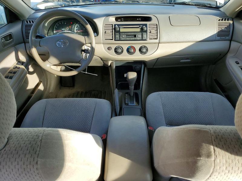 2004 Toyota Camry le