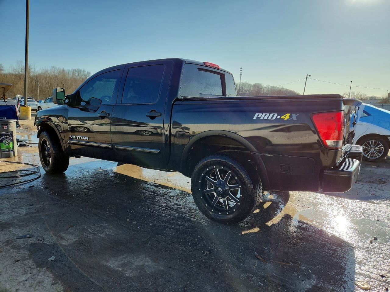 2013 Nissan Titan SV