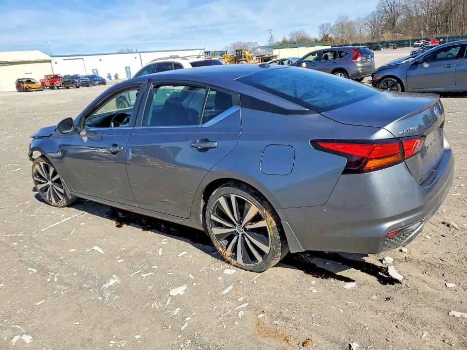 2020 Niss Altima 2.5 sr