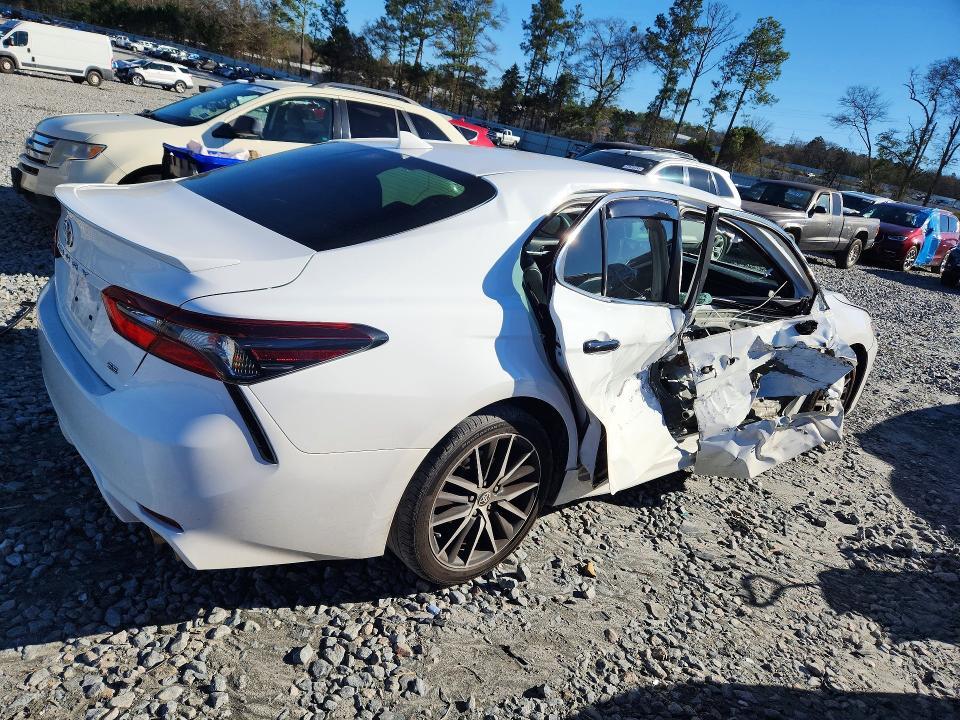 2021 Toyota Camry se
