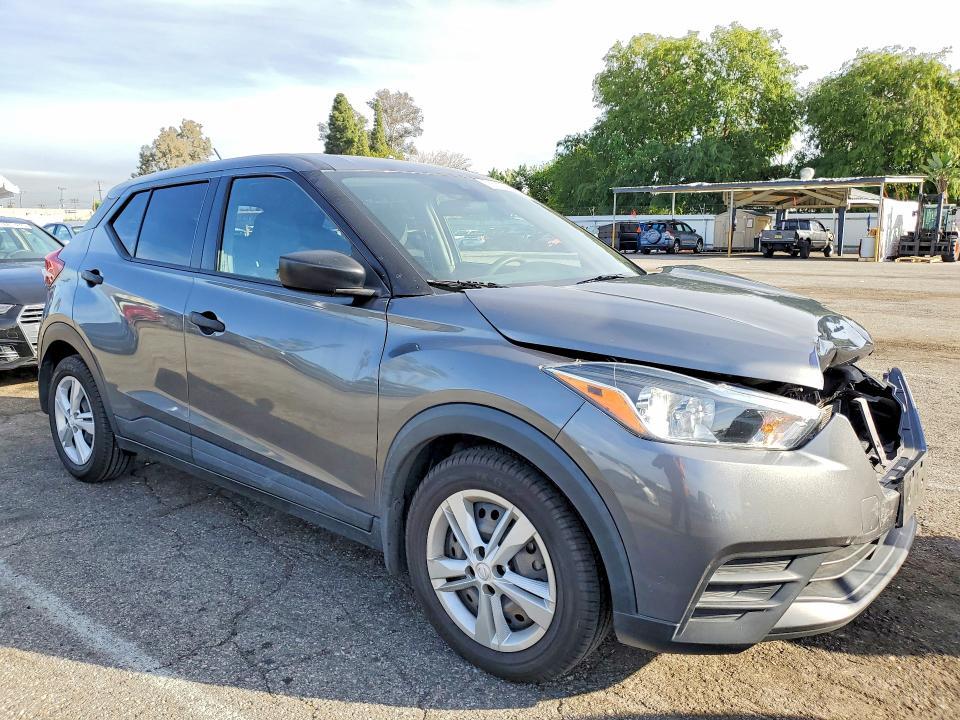 2020 Nissan Kicks s