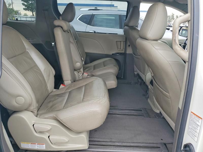 2016 Toyota Sienna xle