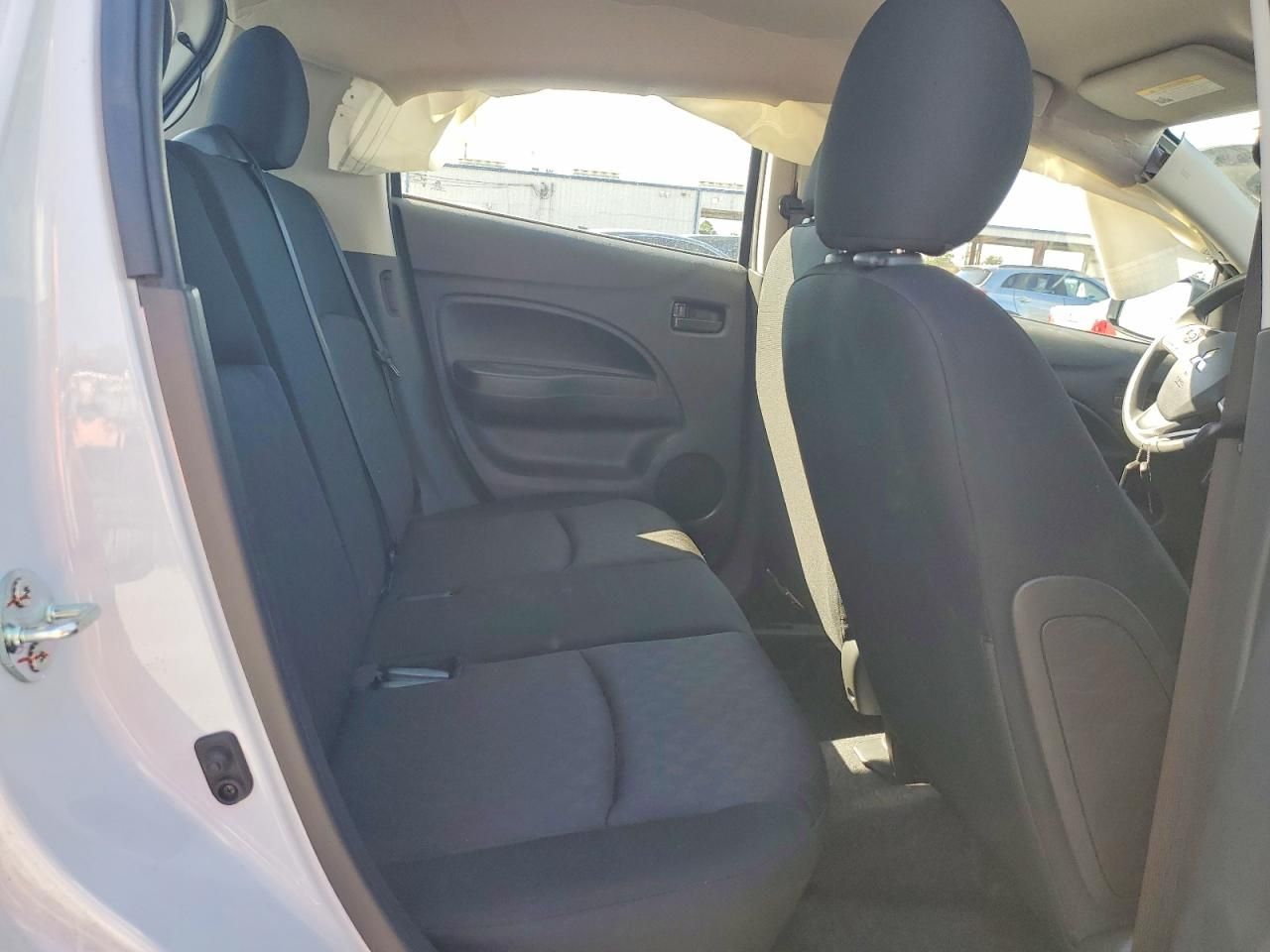 2023 Mitsubishi Mirage es