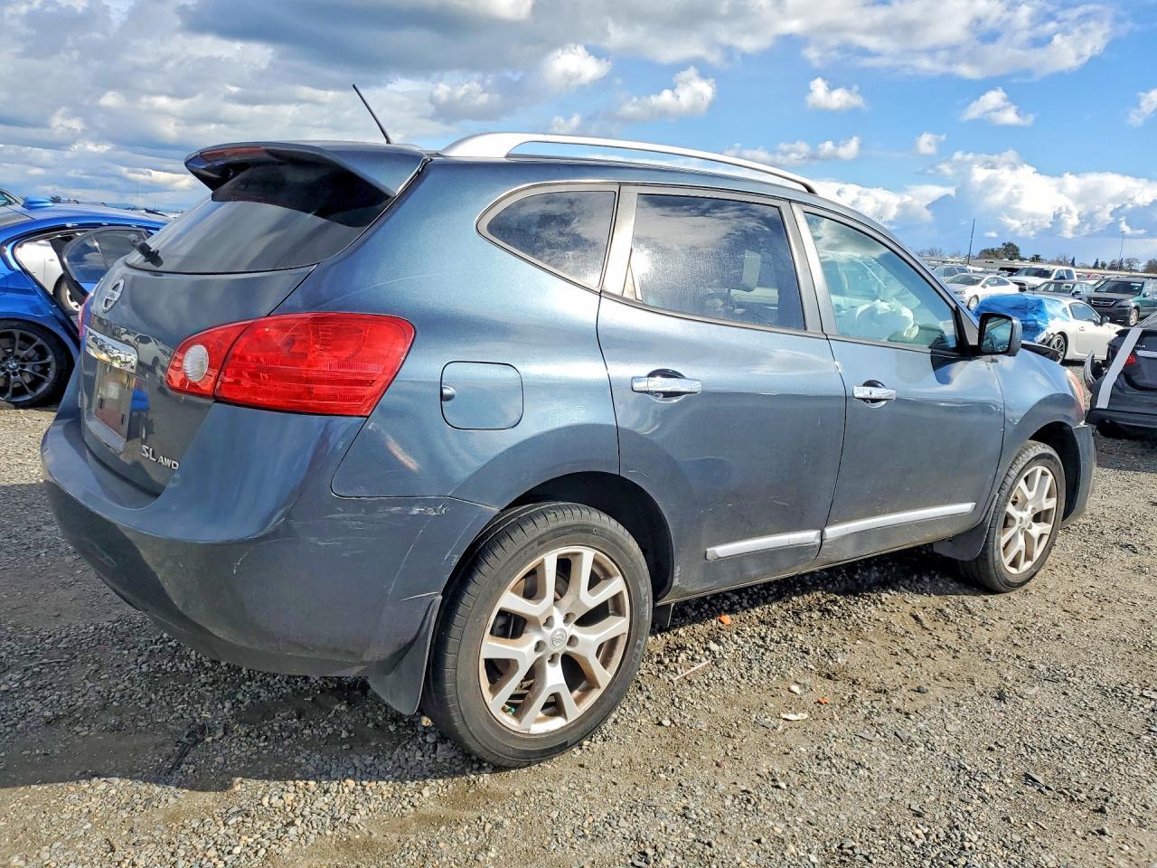 2012 Nissan Rogue s