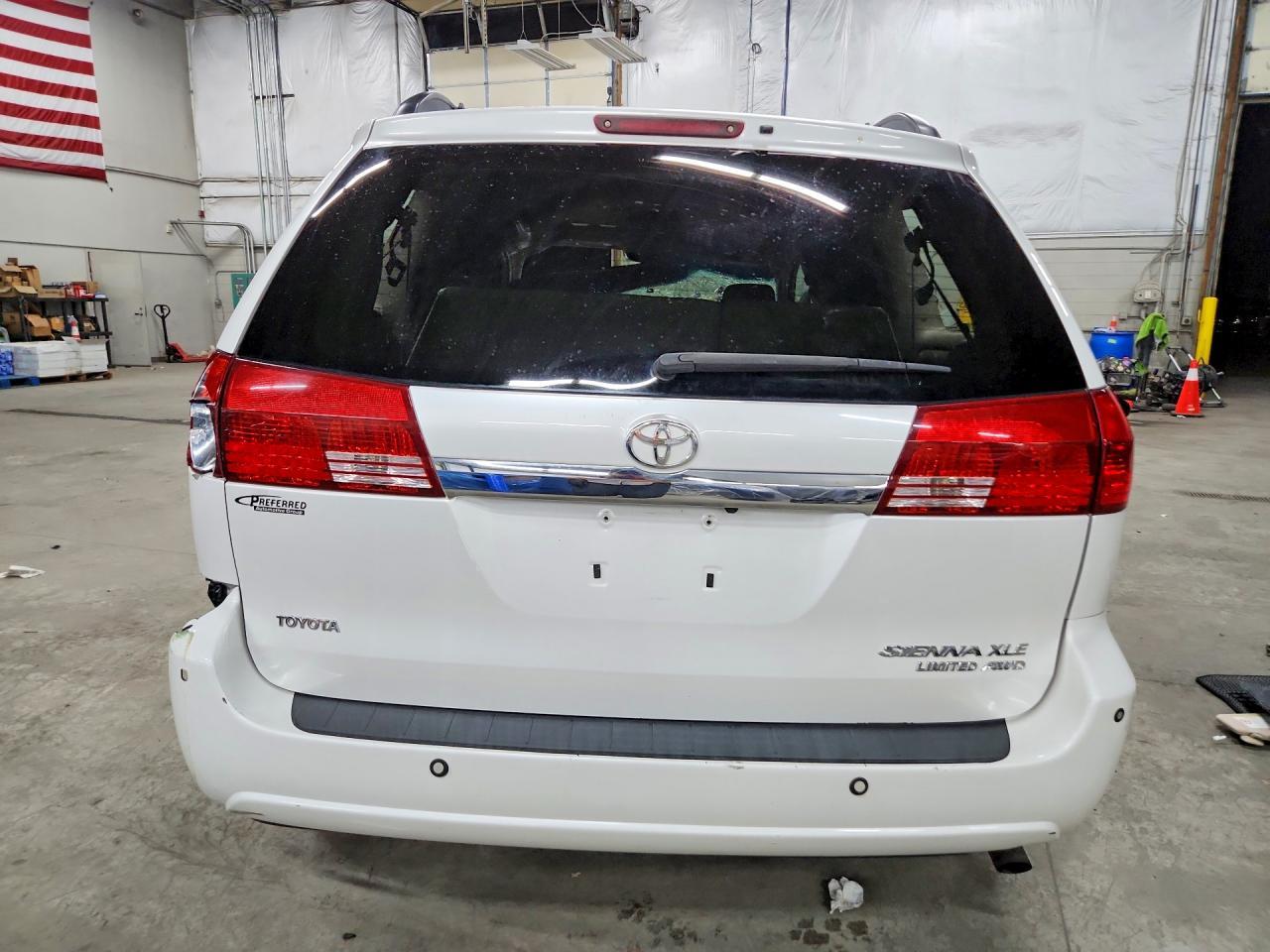 2004 Toyota Sienna xle Limited 7 Passenger