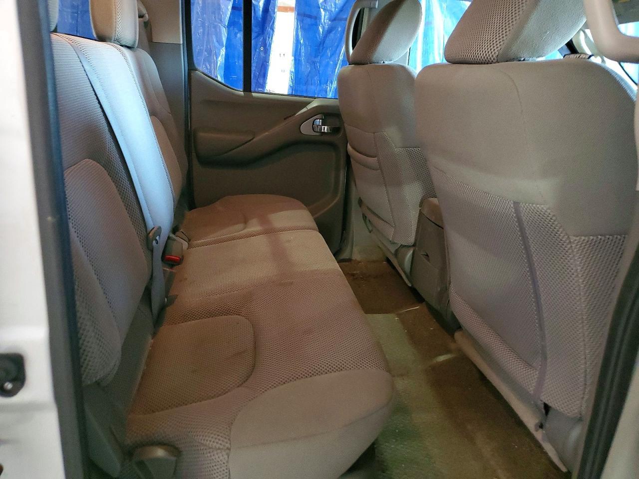2015 Nissan Frontier s
